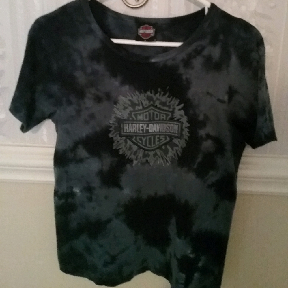 Womens Harley Davidson shirt. Size L color blue. 100% cotton